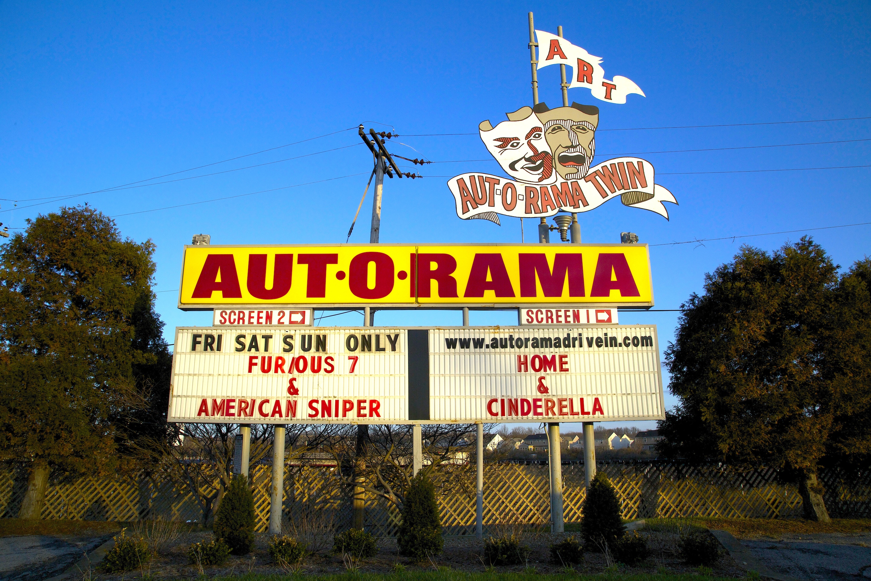 Aut-O-Rama Twin Drive-In, Drive-In, North Ridgeville