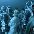 (Stan Winston’s team preps the actors inside the dive suits for&nbsp;filming.)